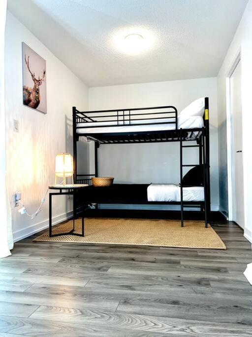 Stunning Condo Wit Amazing View 5Mins From Cntower Торонто Экстерьер фото