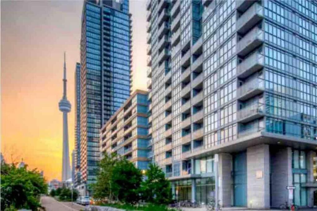 Stunning Condo Wit Amazing View 5Mins From Cntower Торонто Экстерьер фото