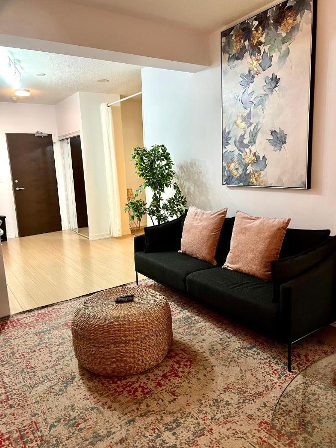 Stunning Condo Wit Amazing View 5Mins From Cntower Торонто Экстерьер фото
