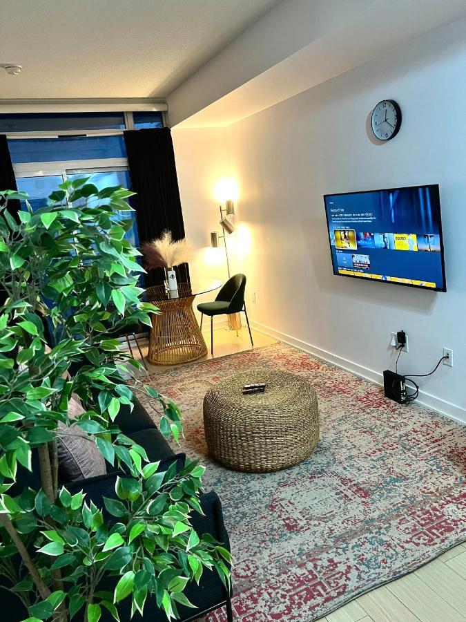 Stunning Condo Wit Amazing View 5Mins From Cntower Торонто Экстерьер фото