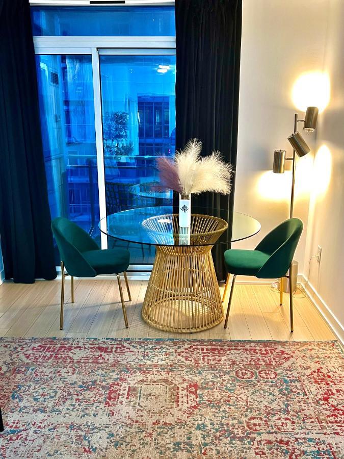 Stunning Condo Wit Amazing View 5Mins From Cntower Торонто Экстерьер фото