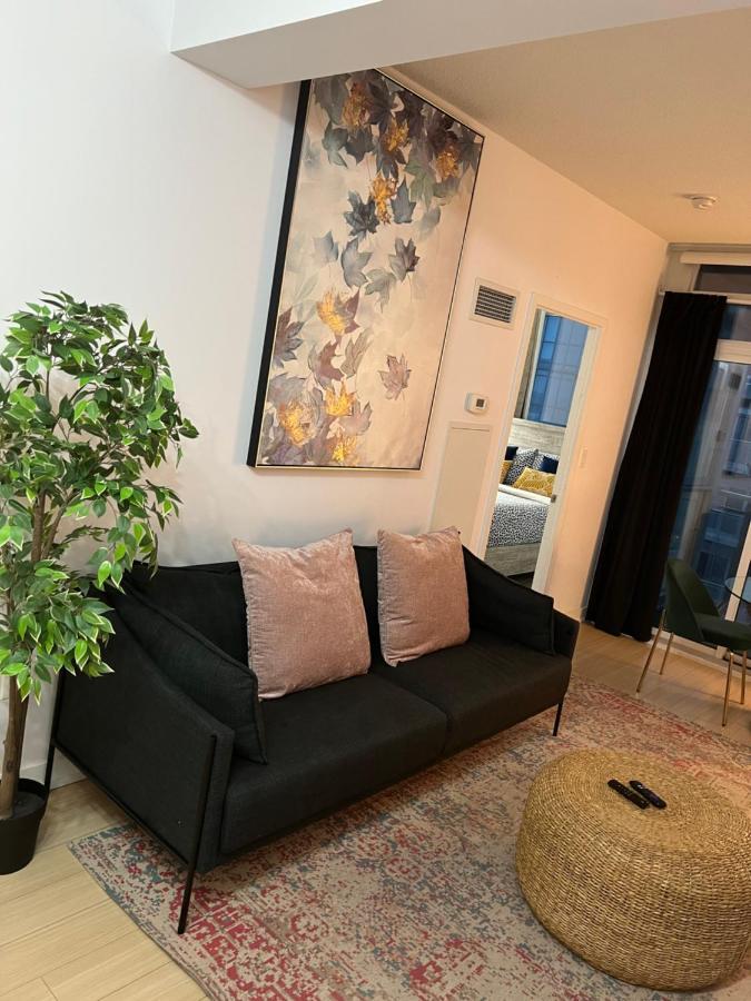 Stunning Condo Wit Amazing View 5Mins From Cntower Торонто Экстерьер фото