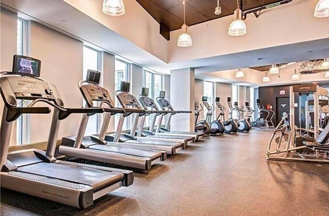Stunning Condo Wit Amazing View 5Mins From Cntower Торонто Экстерьер фото